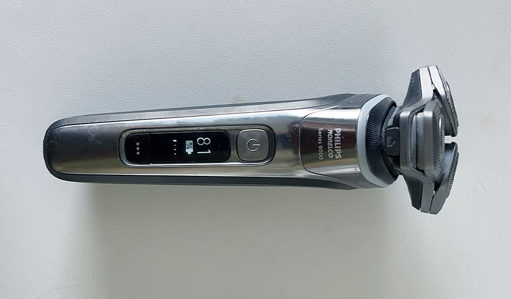 Philips Norelco Electric Shaver 9800