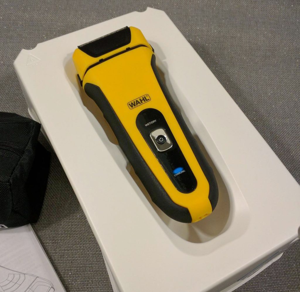 Wahl Waterproof Rechargeable Electric Shaver Model 7061-100
