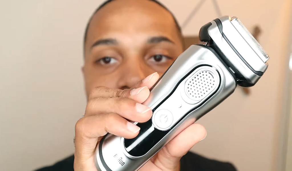 Hold the Shaver Properly