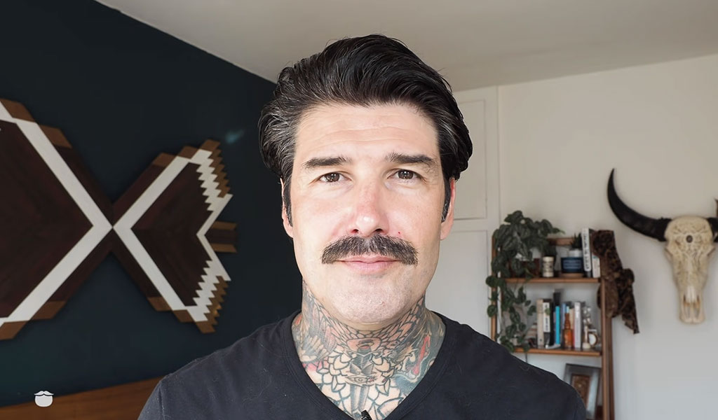 How to create a Chevron moustache