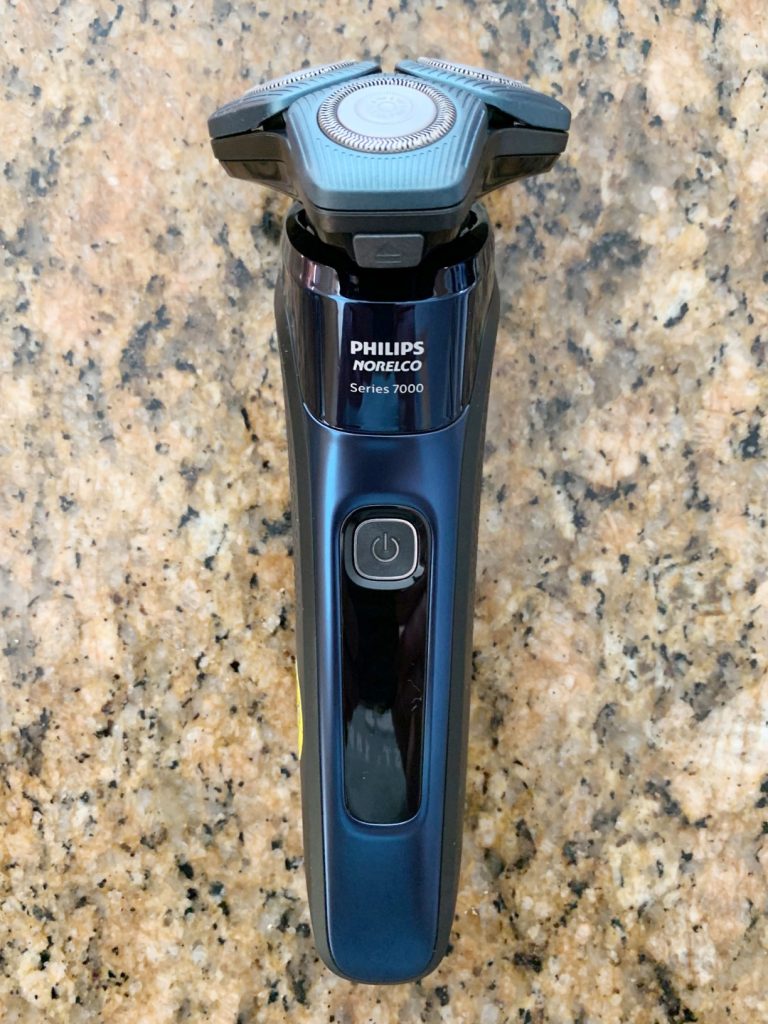 Philips Norelco Shaver 7800, Rechargeable Wet & Dry Electric Shaver with SenseIQ Technology, Quick Clean