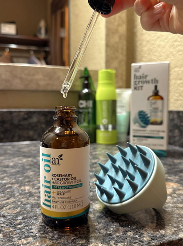ArtNaturals Organic Rosemary & Castor Hair Growth Oil + Scalp Massager Set