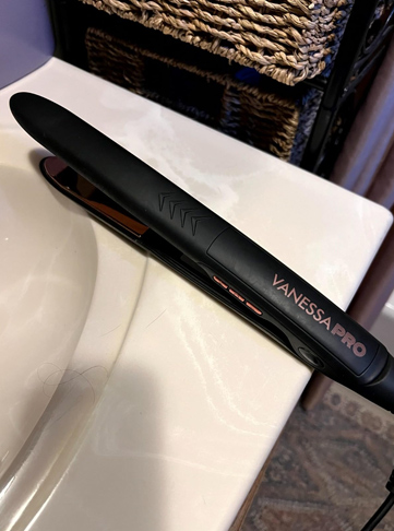 VANESSA PRO Flat Iron Hair Straightener