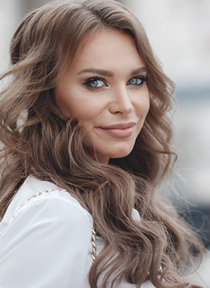 Ash Brown Layers With Subtle Waves
