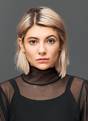 Color Blocked Brown-Blonde Short Hair With Wolf Cut