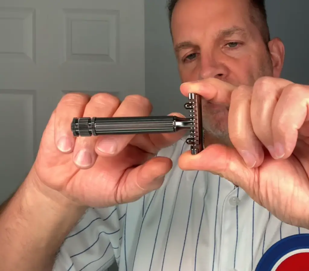 Fatip Piccolo (Open Comb) Razor Review – Small But Efficient
