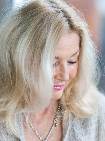 Loose Silver Waves with a Tousled Finish