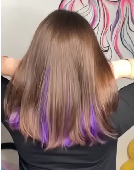 Medium Hair With a Two-Tone Dip-Dye Effect