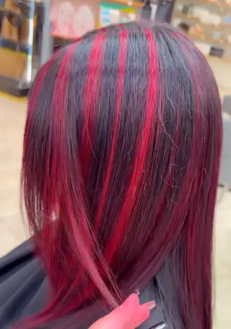 Red & Green Minimal Highlights