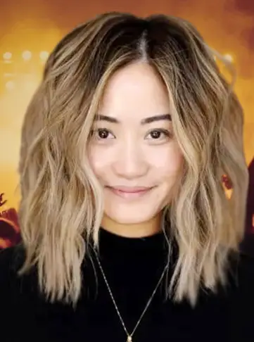 Blunt Wavy Bob for Round Faces