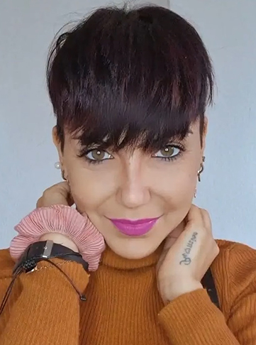 Textured Pixie With Bangs
