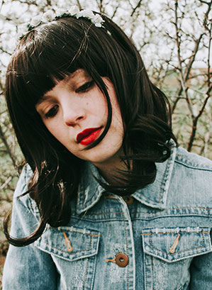 Wavy Bob Wolf Cut With Wispy Bangs