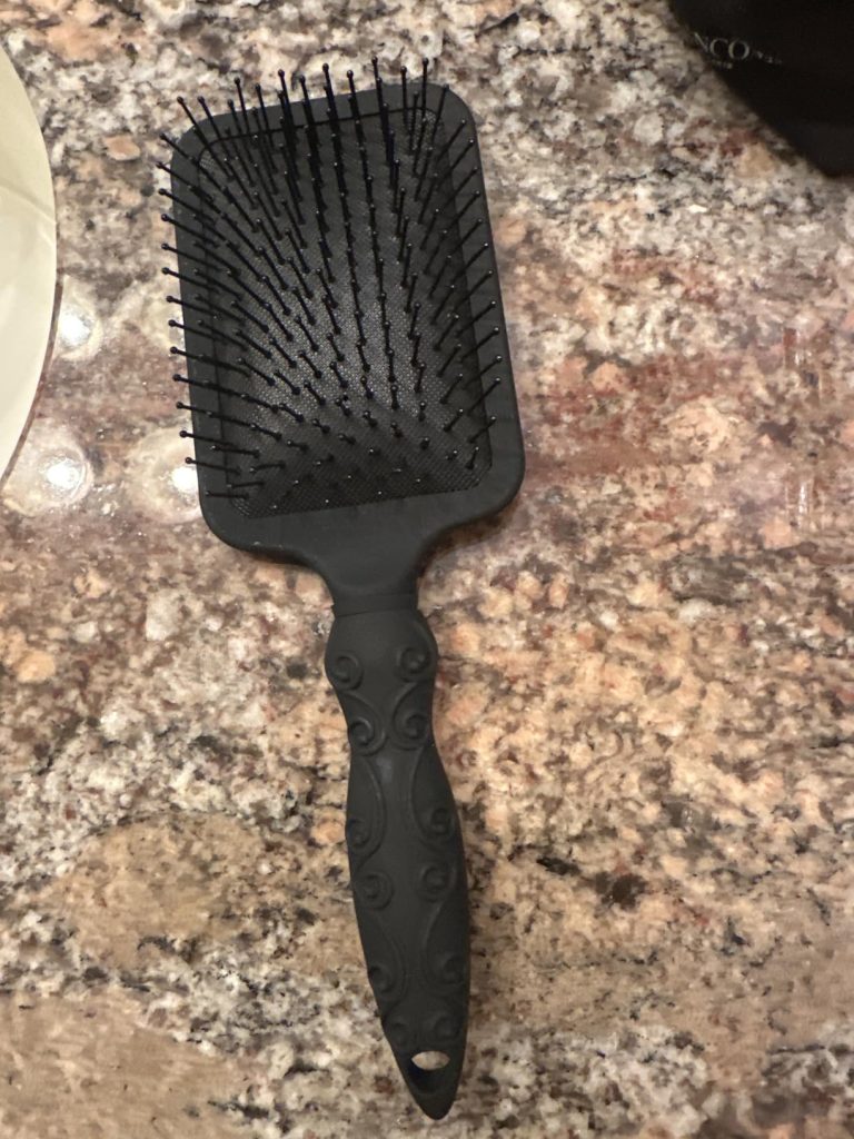 Amazon Basics Paddle Brush for Hair, Gentle Detangling