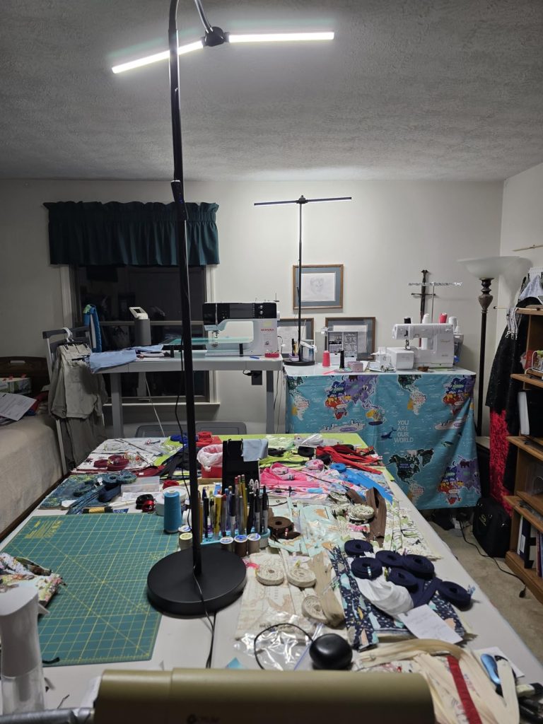 LED Floor Lamp, 15W Bright Reading Floor Lamp with Adjustable Gooseneck