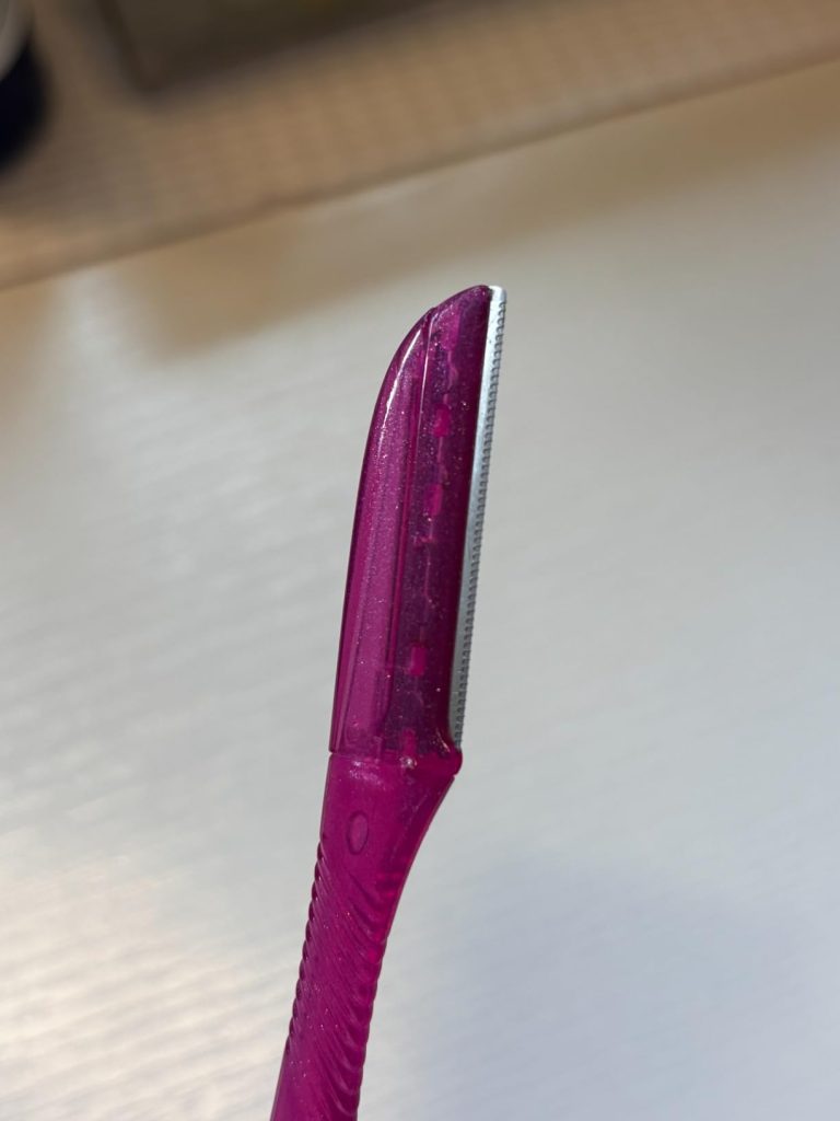 Schick Hydro Silk Touch-Up Dermaplaning Tool