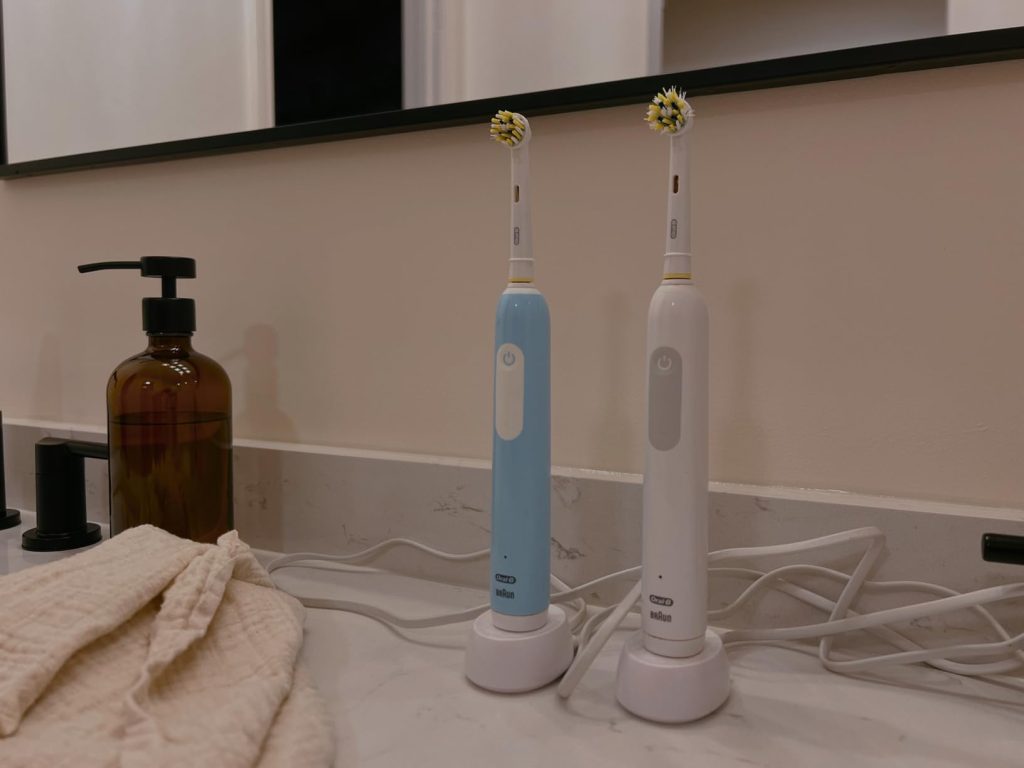 Oral-B Pro 1000 Rechargeable Electric Toothbrush, White