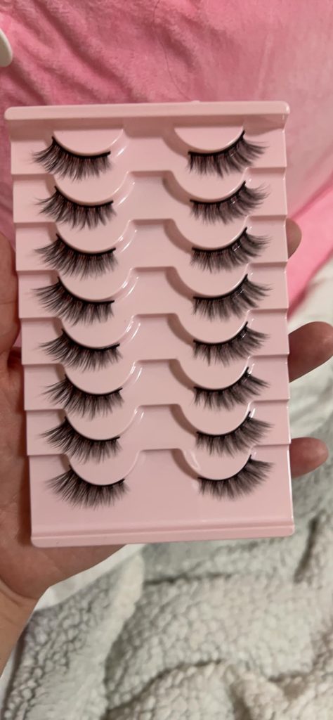 Mavphnee Magnetic Eyelashes with Eyeliner