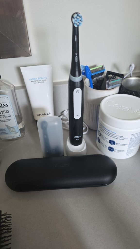 Oral-B iO Deep Clean Rechargeable Electric Toothbrush with Travel Case