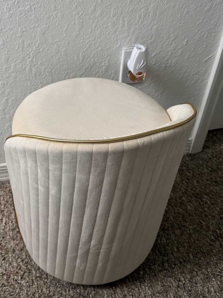 KLASIKA Round Storage Ottoman with Swivel Rolling Wheels