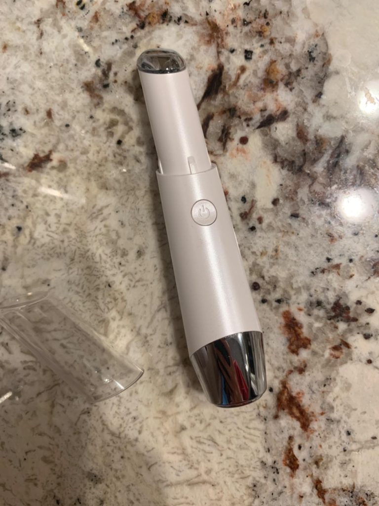 Heated Eye & Face Wand for Puffiness and Skin Relaxation (YOUTHLUX)