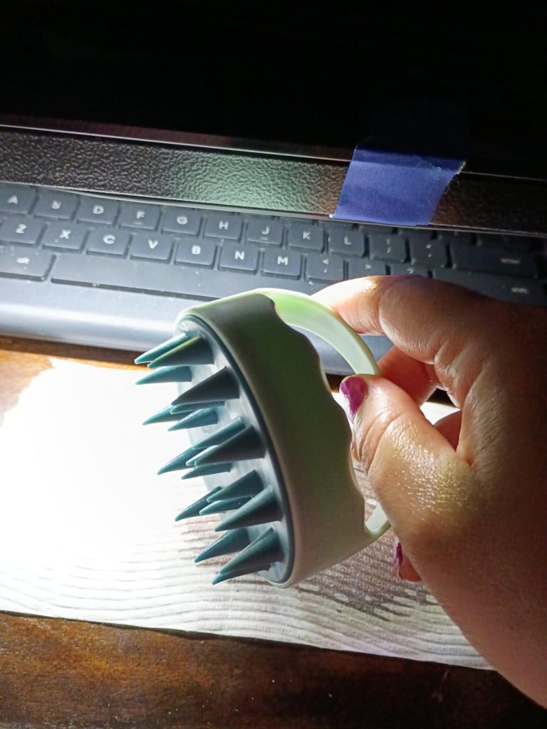 ArtNaturals Organic Rosemary & Castor Hair Growth Oil + Scalp Massager Set