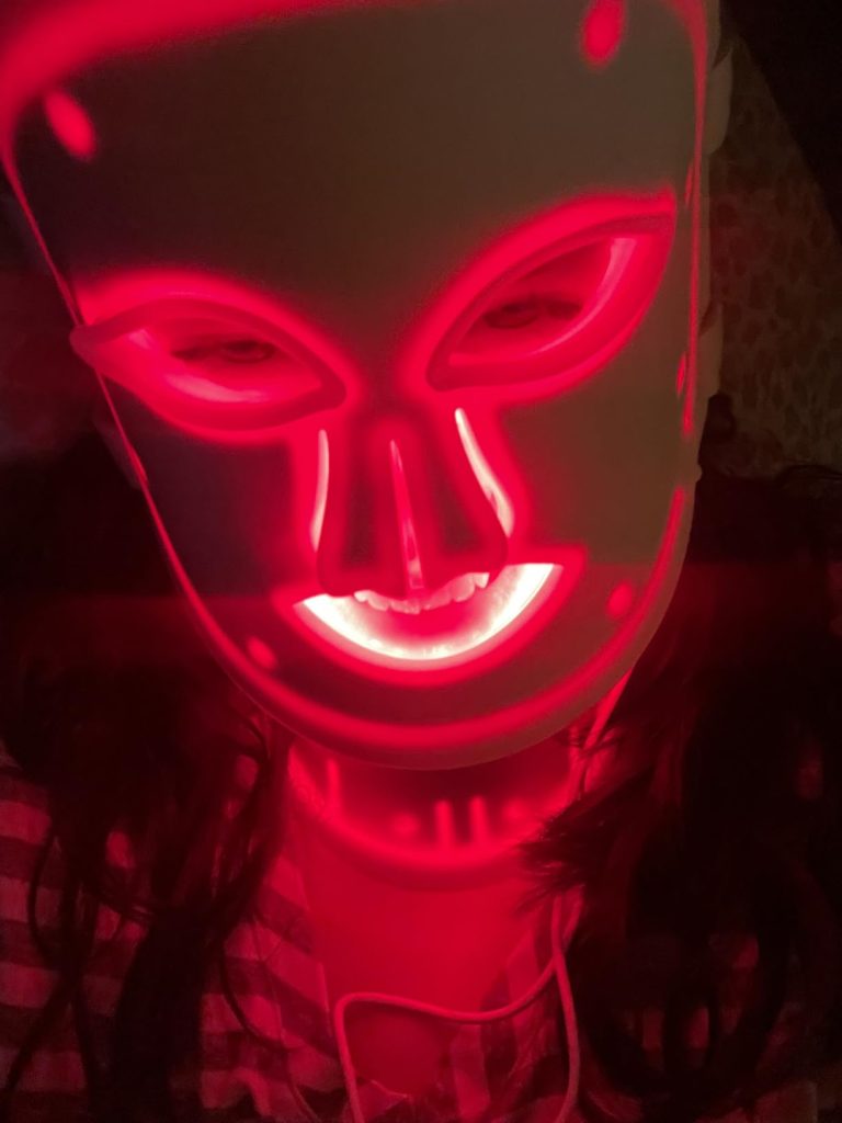 Red Light Therapy Mask for Face and Neck